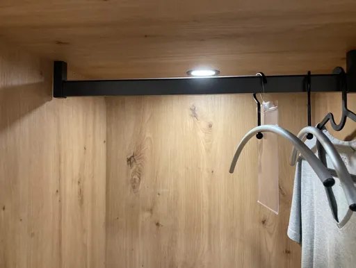 Ausstellungsstück Garderobe Kristallweiß hochgl. - in Dillingen